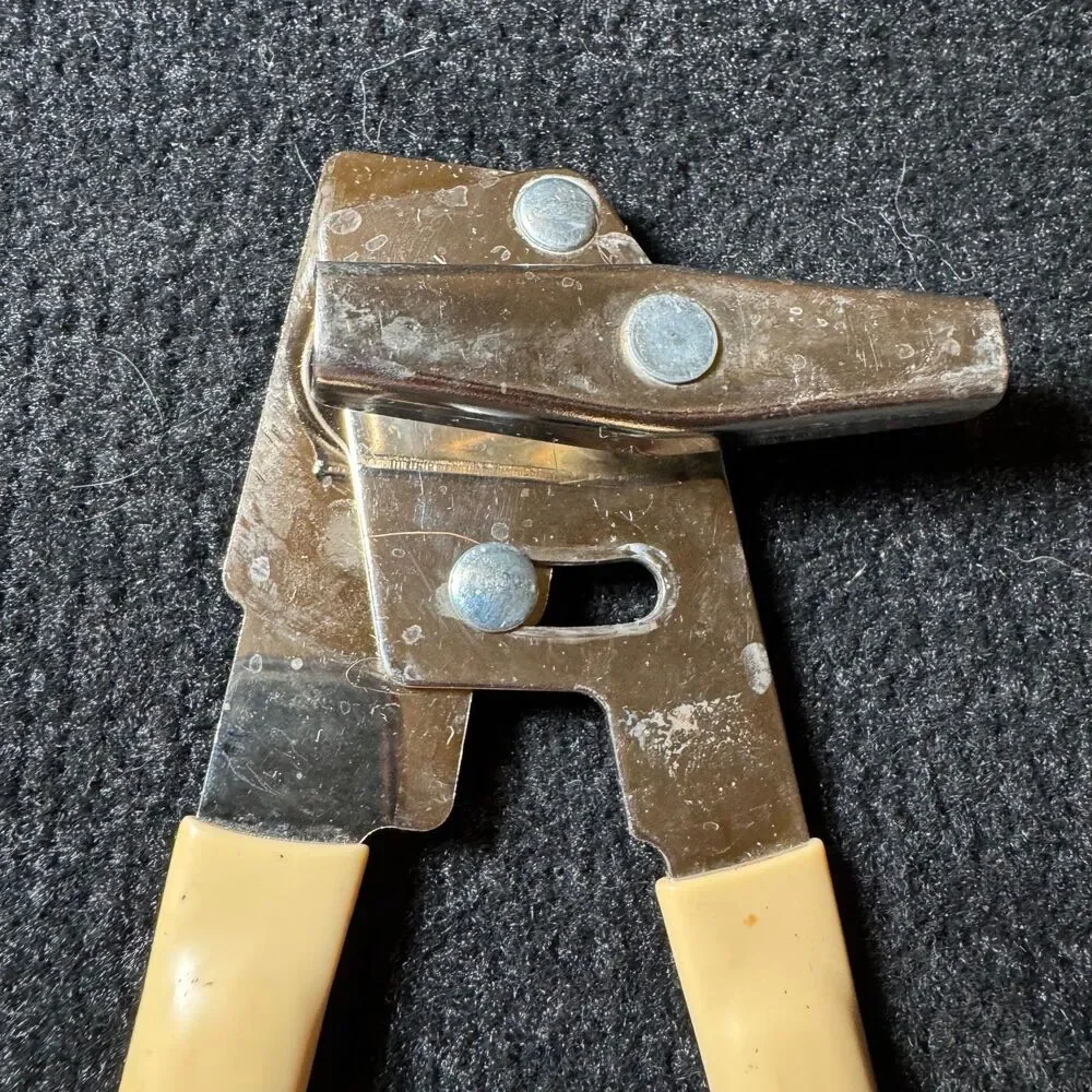 Vintage Swing-A-Way Manual Can Opener Made In USA Yellow Cream Handle Working